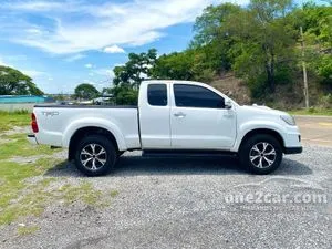 2014 Toyota HILUX VIGO 2.5 Champ E TRD Sportivo Prerunner Smart Cab Pickup