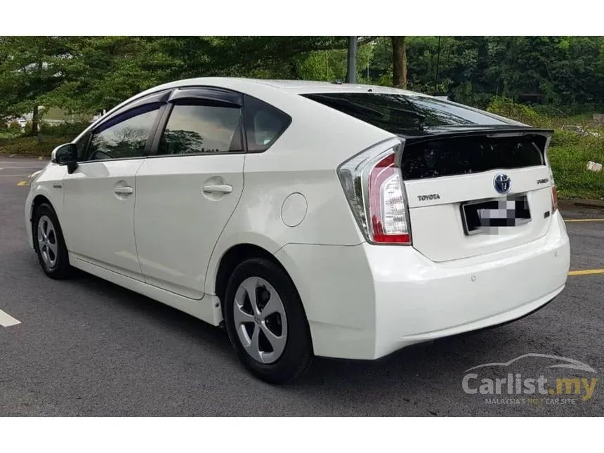 2013 Toyota Prius Hybrid Luxury Hatchback