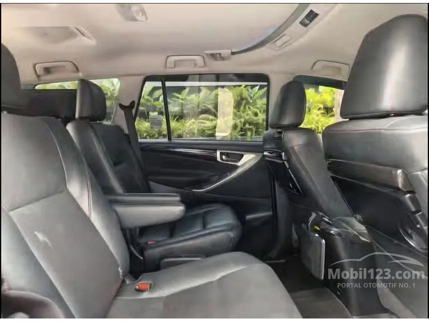2022 Toyota Kijang Innova Venturer MPV