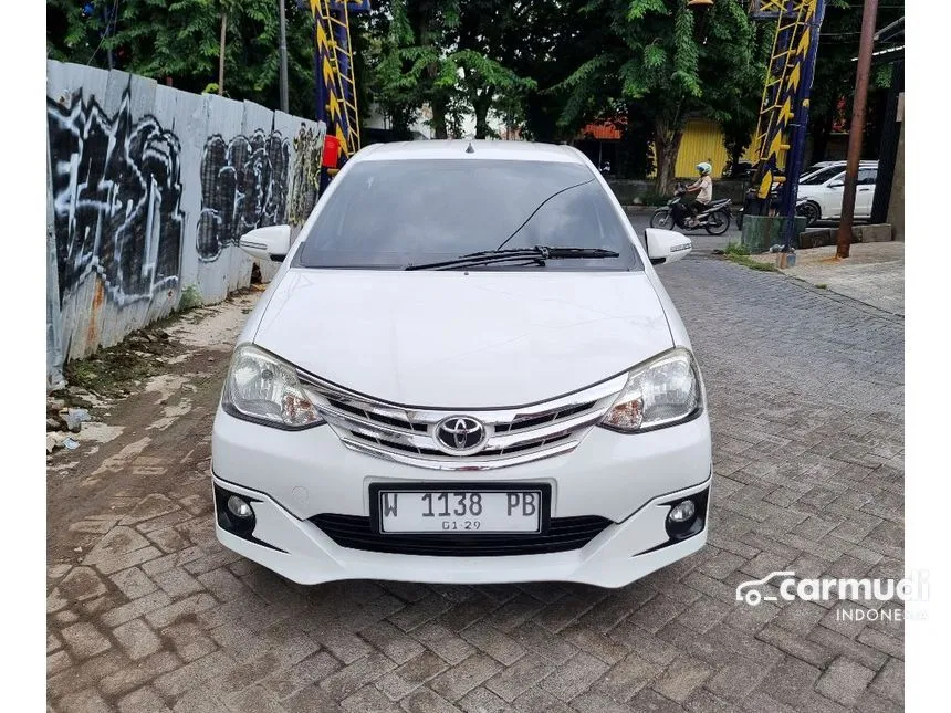 2014 Toyota Etios Valco G Hatchback