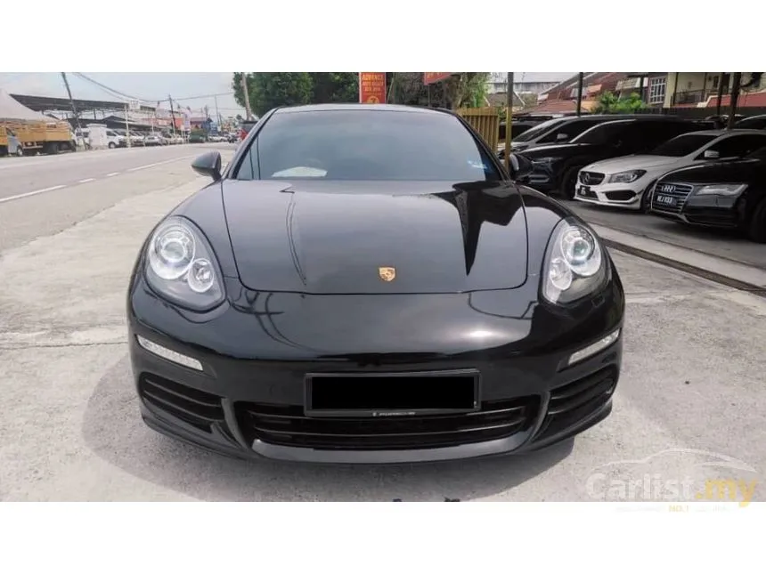 2016 Porsche Panamera 4 Hatchback