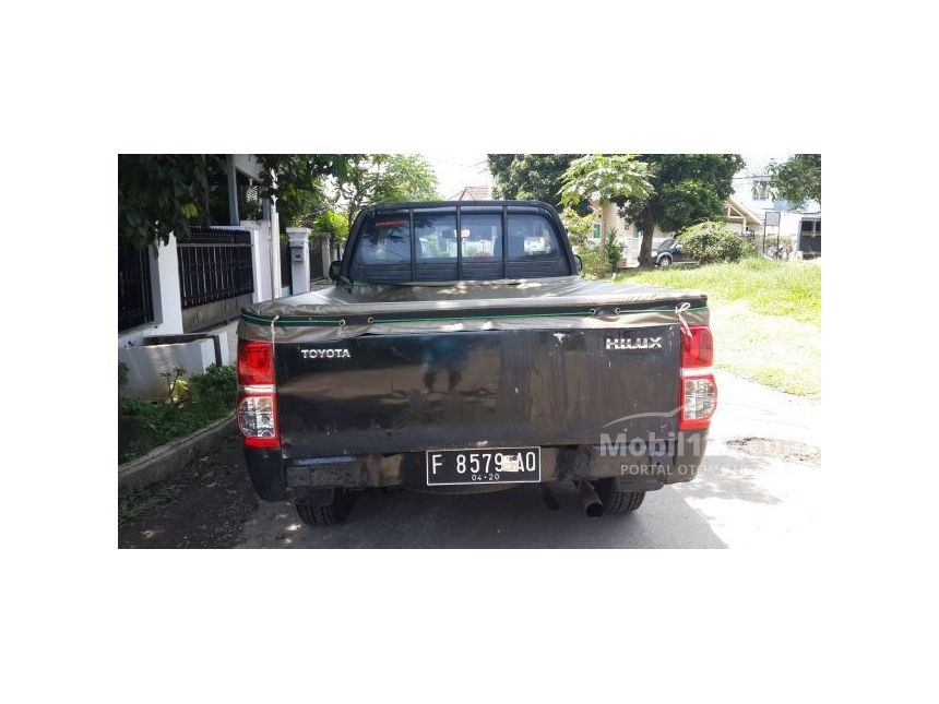 Jual Mobil Toyota Hilux 2010 2.0 di Jawa Barat Manual 