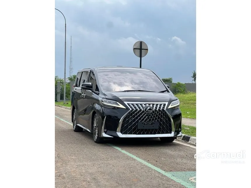 2020 Lexus LM 350 7 Seater MPV