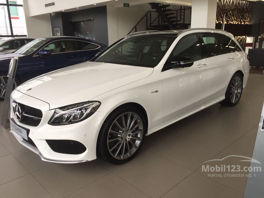 Jual Mobil Mercedes-Benz C43 AMG 2018 AMG 4Matic 3.0 di 