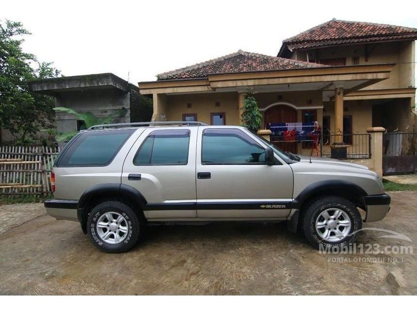 Jual Mobil  Chevrolet  Blazer  2003 Montera  LN 2 2 di Jawa 