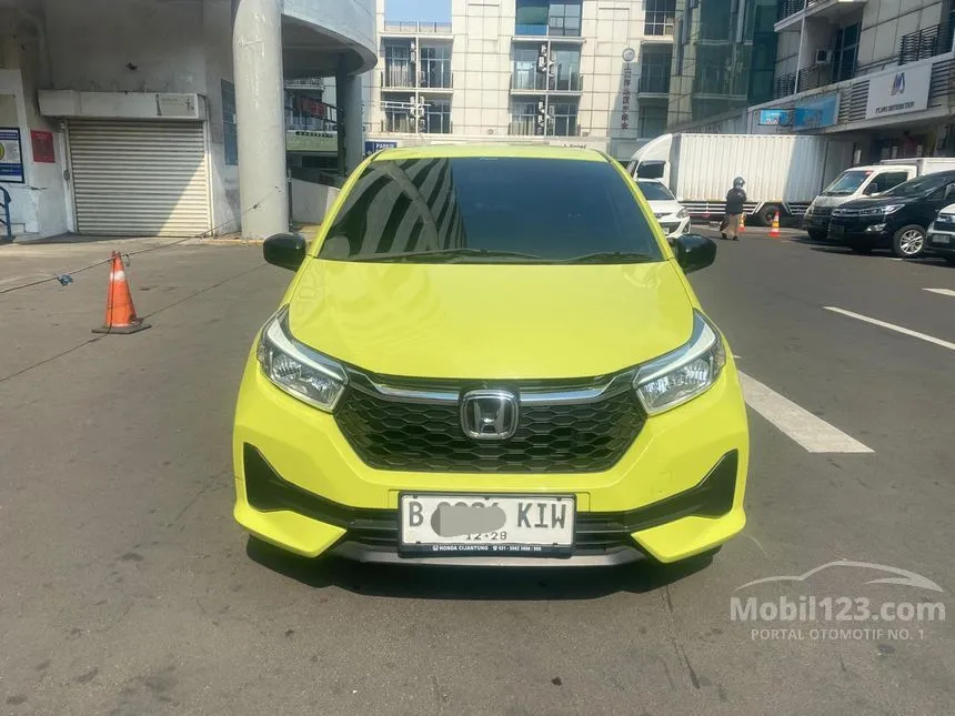 Jual Mobil Honda Brio 2023 E Satya 1.2 di DKI Jakarta Automatic Hatchback Kuning Rp 153.000.000