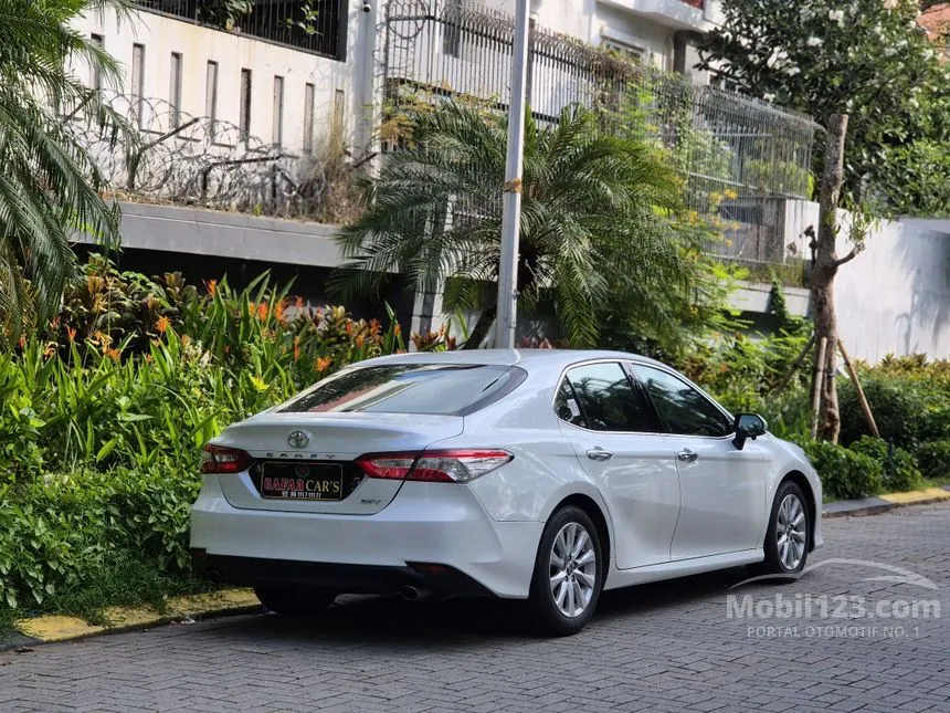 2021 Toyota Camry V Sedan