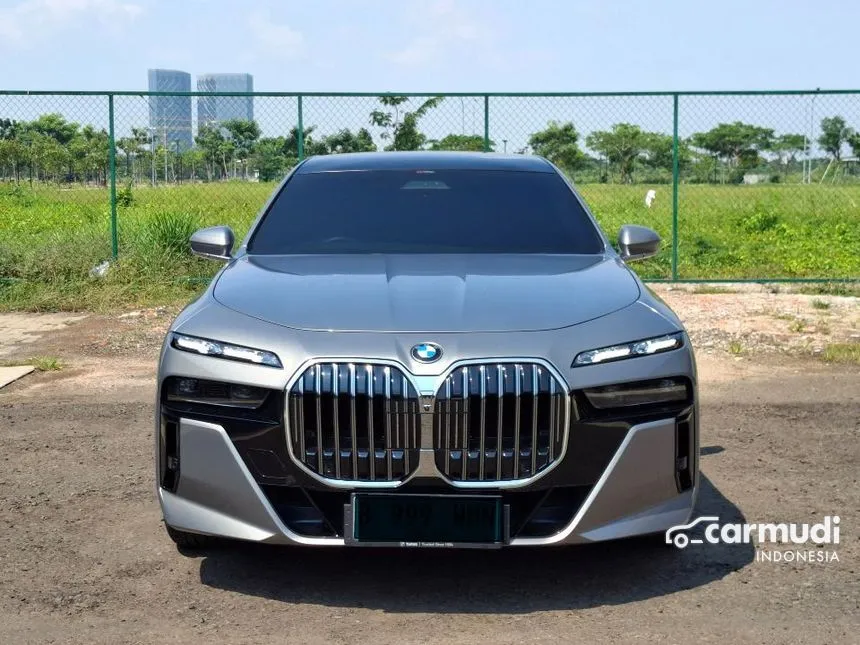 2023 BMW 735i M Sport Sedan