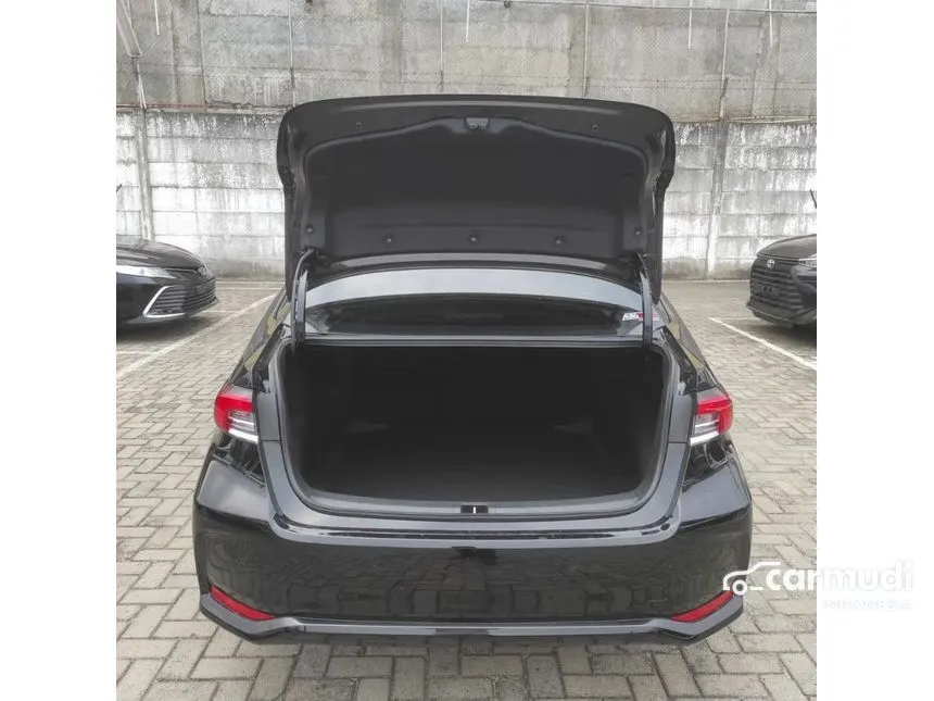 2025 Toyota Corolla Altis HYBRID Sedan