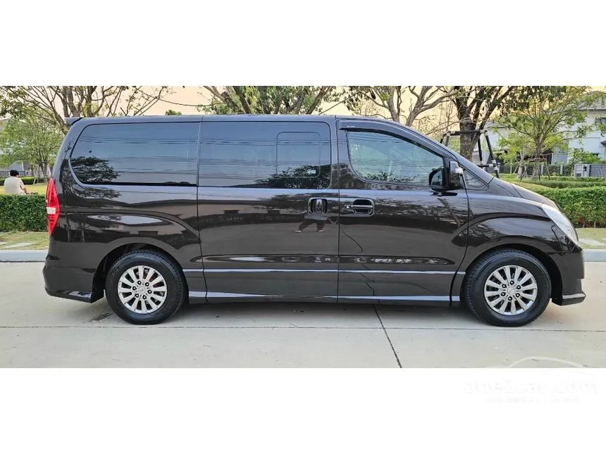 2017 Hyundai H-1 Deluxe Van