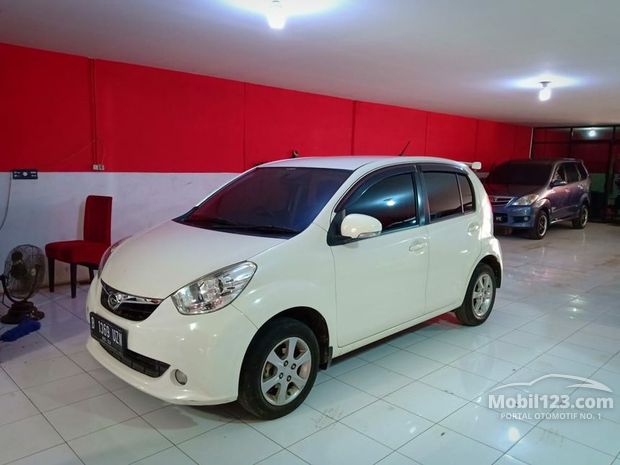 Daihatsu Sirion Mobil bekas dijual di Bekasi Jawa-barat 