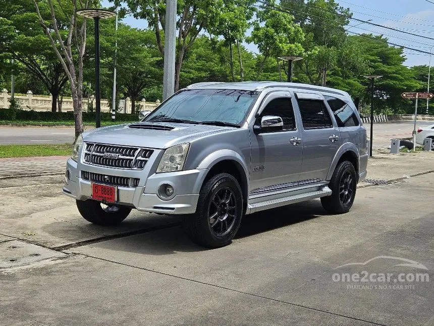 2011 Isuzu MU-7 Primo SUV