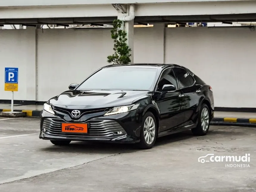 2020 Toyota Camry V Sedan