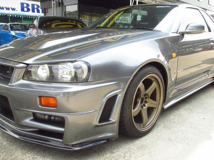 Nissan skyline 2010