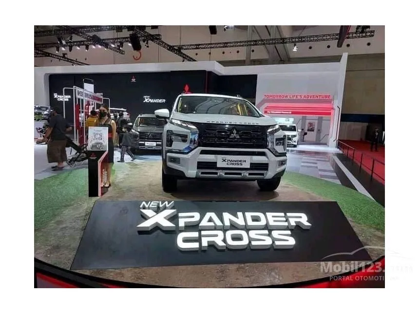 Jual Mobil Mitsubishi Xpander 2024 CROSS 1.5 di Jawa Barat Automatic Wagon Putih Rp 280.000.000