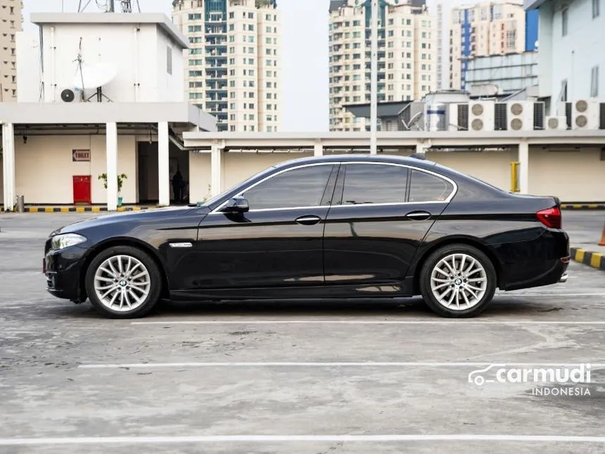 2015 BMW 528i Luxury Sedan
