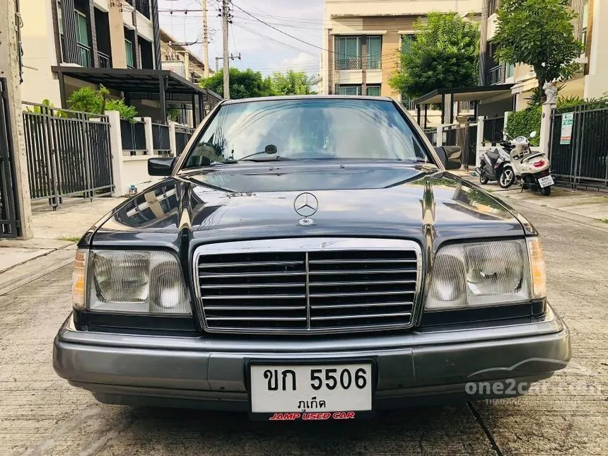 1995 Mercedes-Benz E280 Sedan