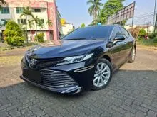 2021 Toyota Camry 2.5 V Sedan