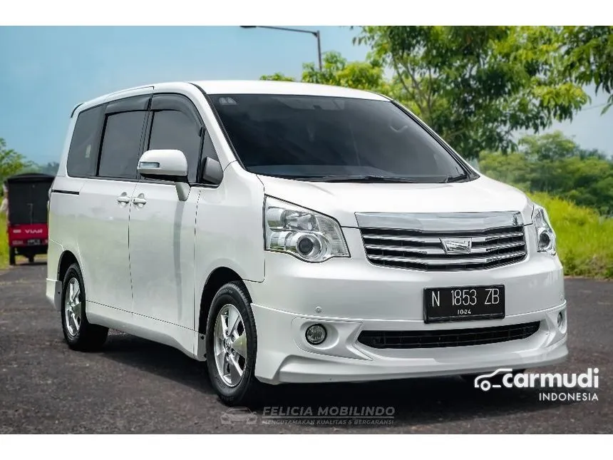 Jual Mobil Toyota NAV1 2013 V 2.0 di Jawa Timur Automatic MPV Putih Rp 162.500.000