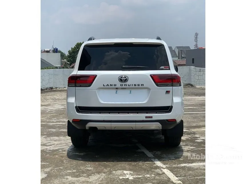 2026 Toyota Land Cruiser 300 GR-S (Premium Colour) SUV
