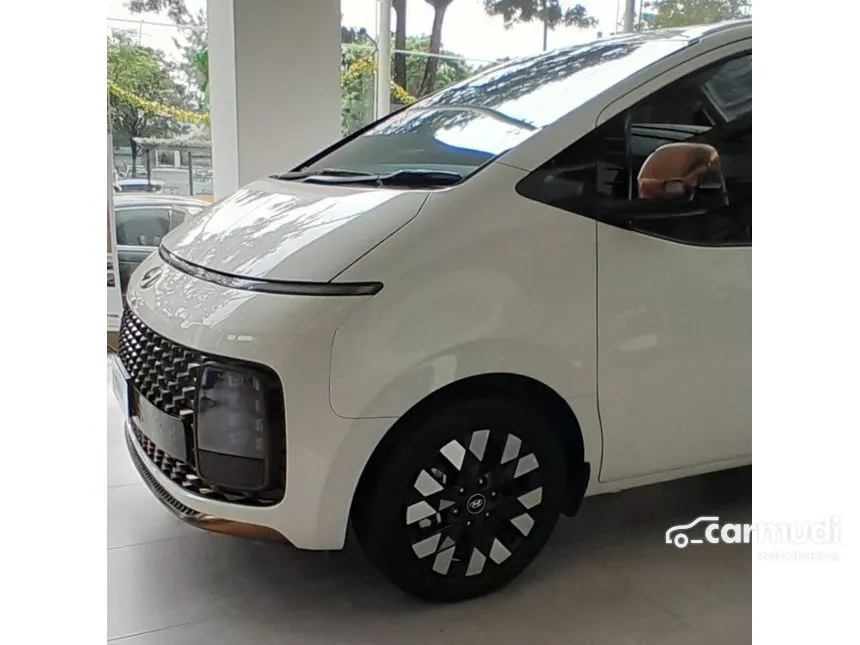 Jual Mobil Hyundai Staria 2024 Signature 7 2.2 di DKI Jakarta Automatic Wagon Putih Rp 1.060.500.000