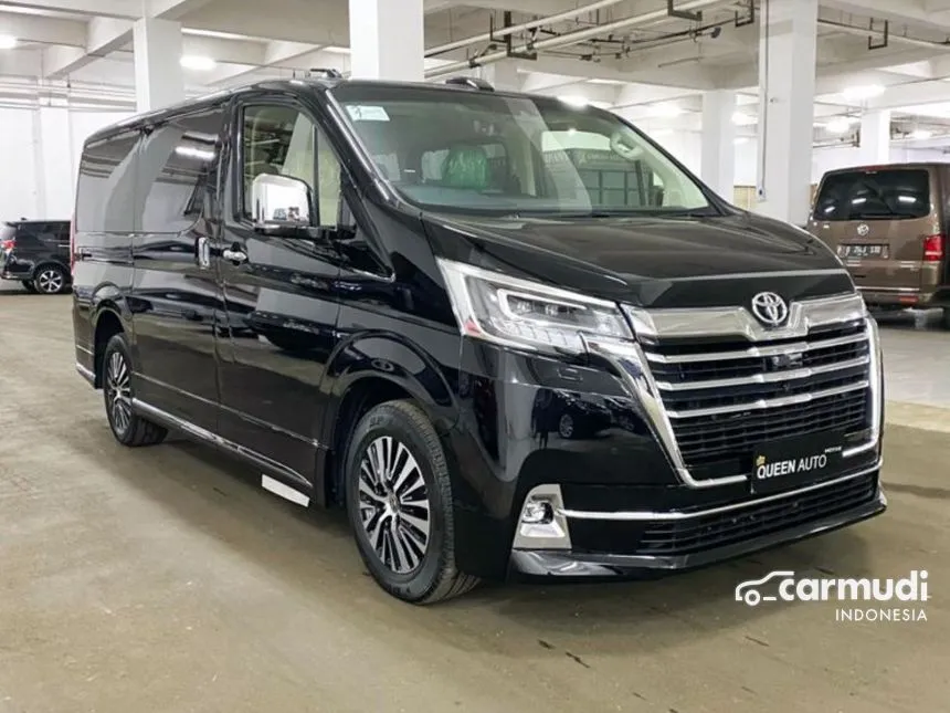 2023 Toyota GranAce Premium Van Wagon