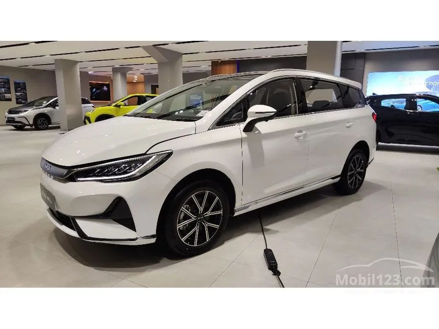 2025 BYD M6 Standard 7 Seater MPV