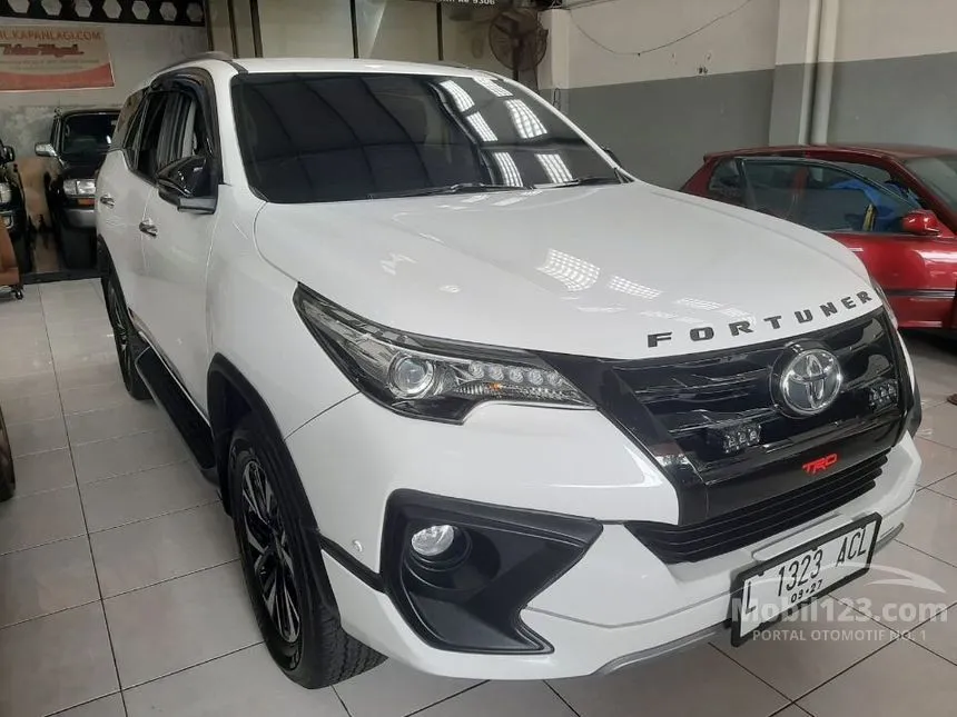Jual Mobil Toyota Fortuner 2018 VRZ 2.4 di Jawa Timur Automatic SUV Putih Rp 438.000.000