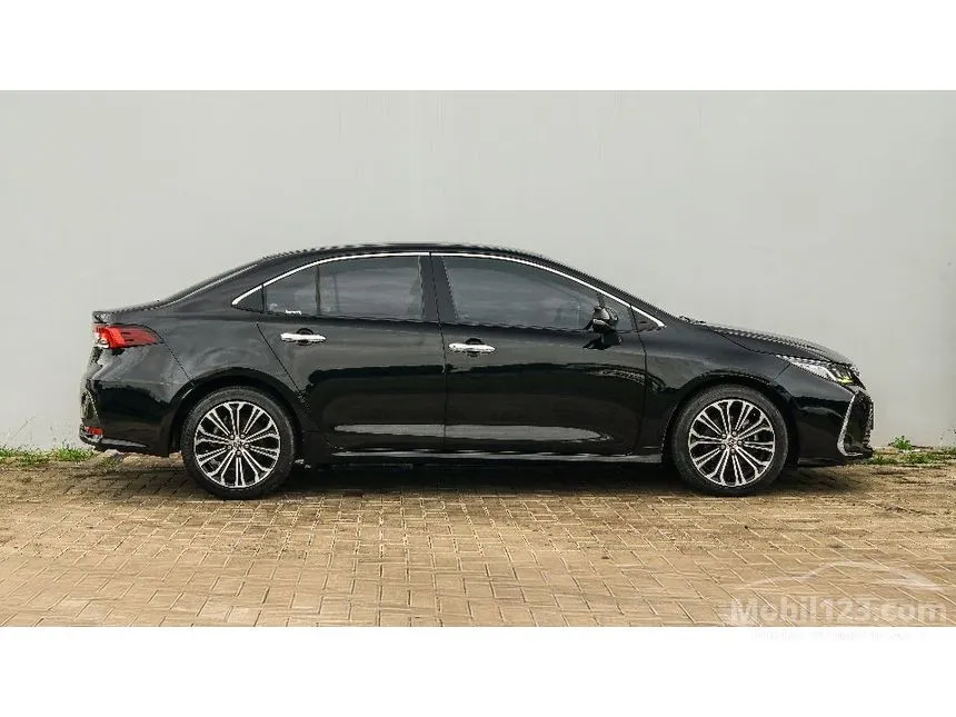 2022 Toyota Corolla Altis V Sedan