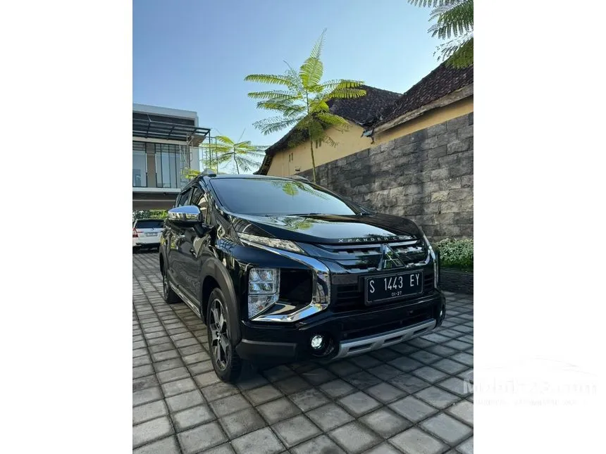 Jual Mobil Mitsubishi Xpander 2021 CROSS Premium Package 1.5 di Jawa Timur Automatic Wagon Hitam Rp 270.000.000