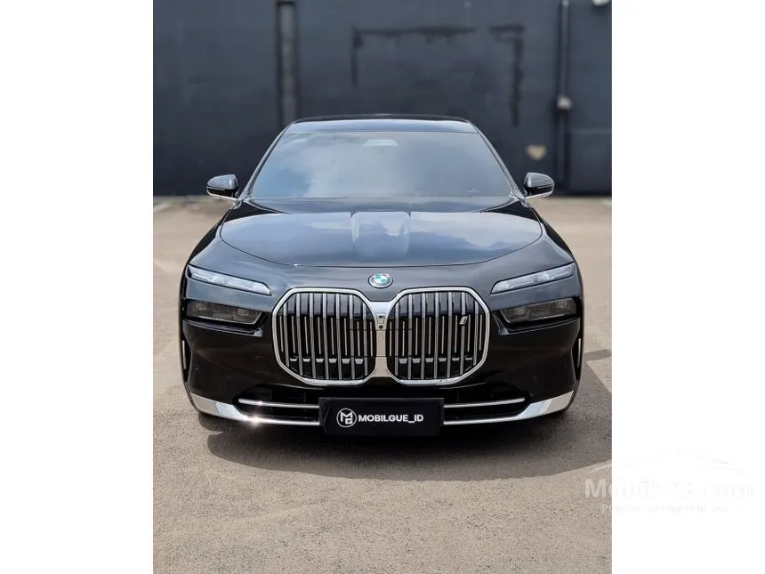 2024 BMW i7 xDrive60 Gran Lusso Sedan