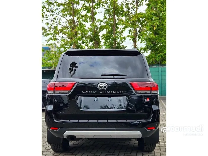 2025 Toyota Land Cruiser 300 VX-R 70th Anniversary SUV